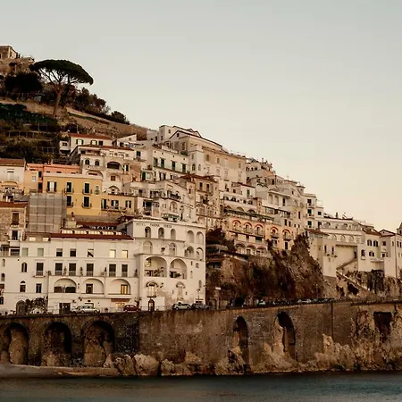 迪莫德路卡旅馆 3*